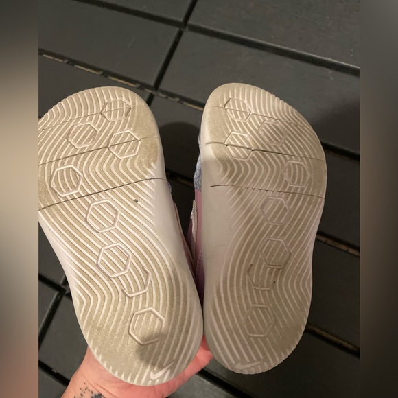 Nike sneakers - Picture 3 of 4